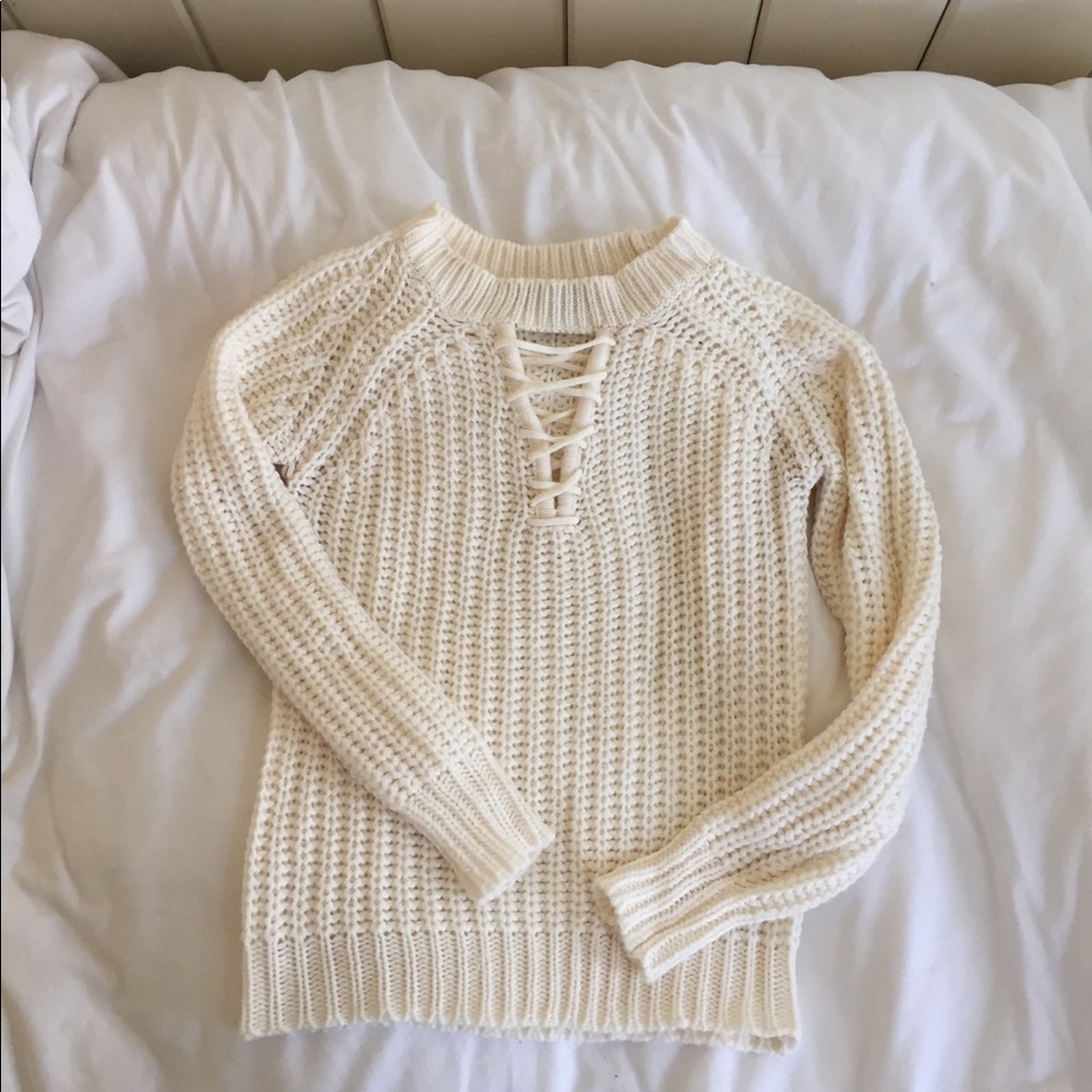 White knit criss cross neck sweater